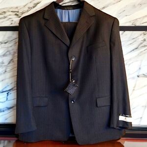 SUIT- LUCA BERTONI Super 120's FATE2 100% Wool, Navy/Pinstripe, Size 50R…